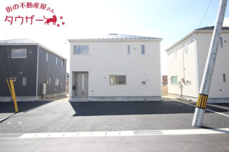 【駐車場】 | 油井小学校・安達中学校区　GRADLE GAEDEN 二本松市油井　第５　全１２棟　１１号棟 | 駐車スペース３台～４台可能です！　外水道もついていますので洗車に便利です♪