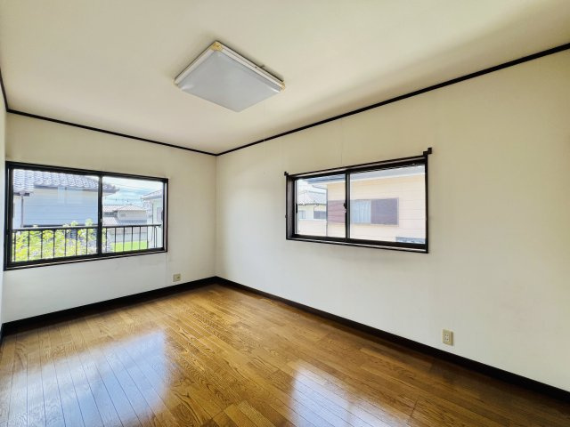 佐波郡玉村町福島の洋室|7.5帖の主寝室◎