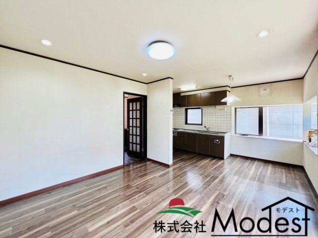 佐波郡玉村町福島の居間・リビング|家具の配置も考えやすいリビング♪