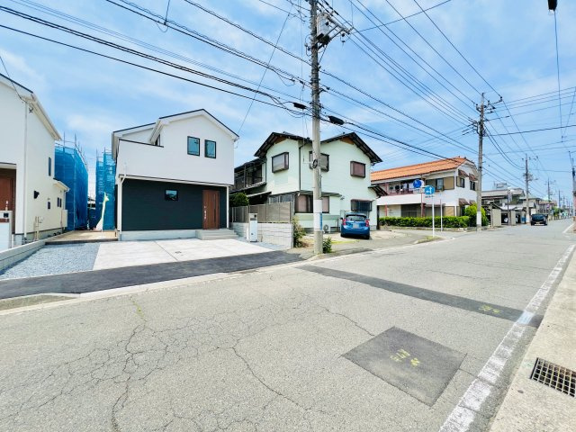 前橋南町二丁目の前面道路含む現地写真|閑静な住宅地♪