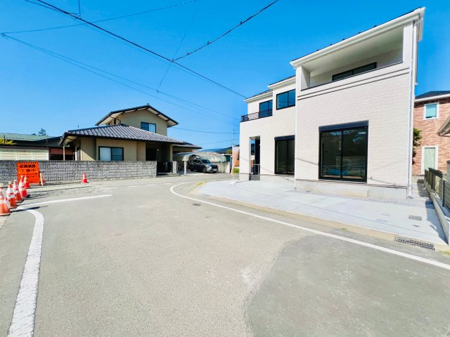 前橋市三河町の前面道路含む現地写真|閑静な住宅地