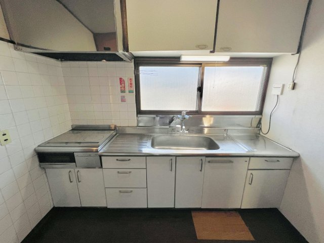 前橋市下小出町のキッチン|収納も充実のキッチン◎