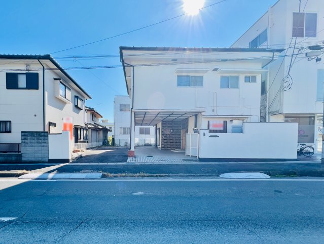 前橋市下小出町の前面道路含む現地写真|駐車スペース２台以上可◎