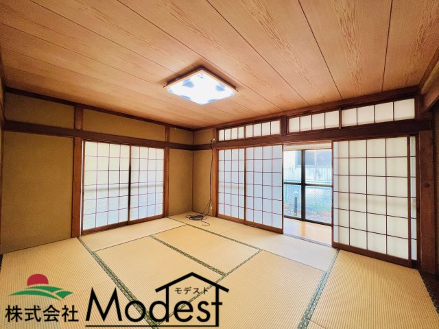 前橋市下小出町の居間・リビング|1階10帖の和室は、ご家族が自然と集まる空間♪