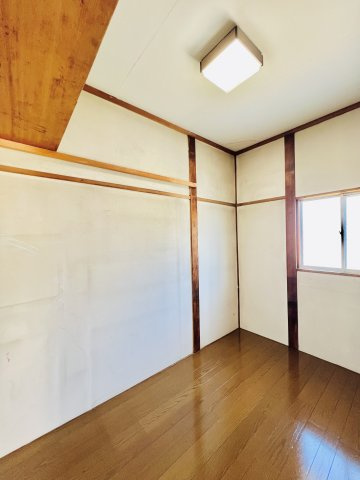 前橋市下小出町の収納|2階奥には広々とした納戸あり◎