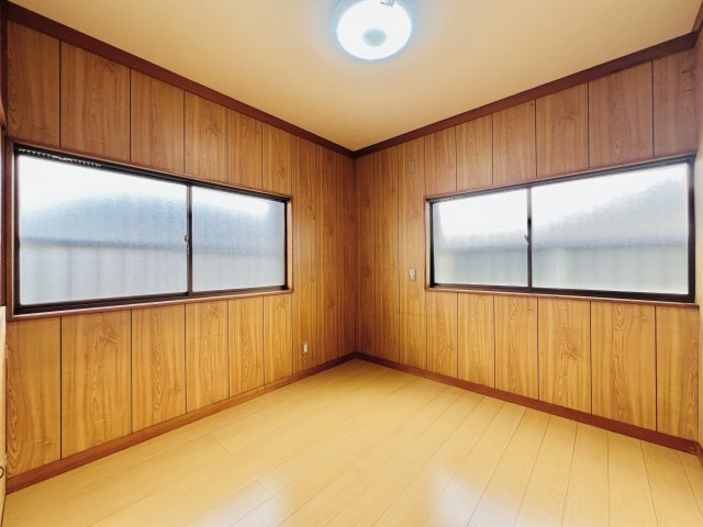 前橋市下細井町の洋室|2階4.5帖の洋室◎