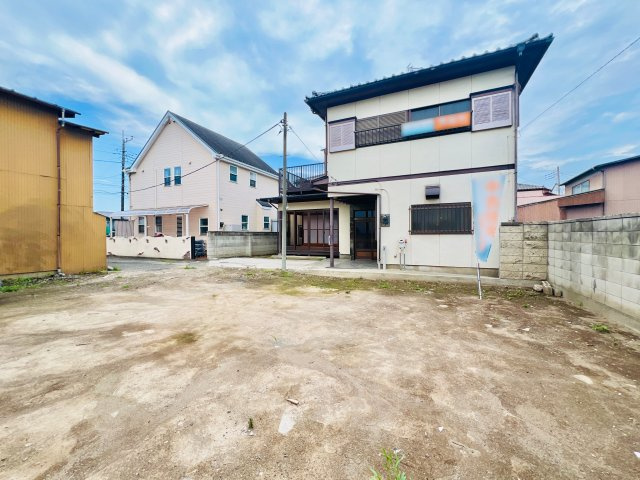 前橋市下細井町の外観|40坪の広いお庭は、来客時も駐車可能◎