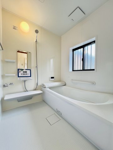 前橋市下細井町の浴室|1坪タイプのバスルームは脚が充分に伸ばせる広さです。