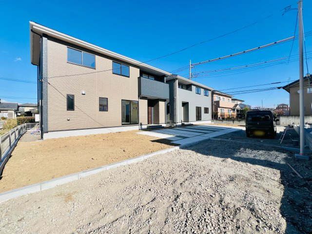 前橋市前箱田町の前面道路含む現地写真|閑静な住宅街で駐車も焦らずに◎