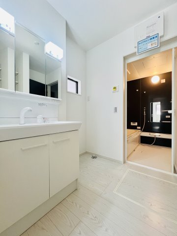 前橋市南町の前面道路含む現地写真|暮らしやすい住環境◎