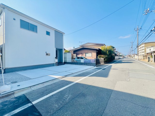 前橋市大利根町の前面道路含む現地写真|車の通りも少なく駐車も楽々♪