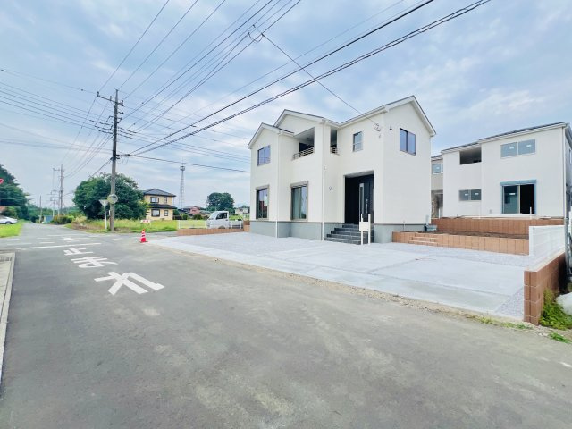 前橋市富士見町小沢の前面道路含む現地写真|閑静な住宅地♪