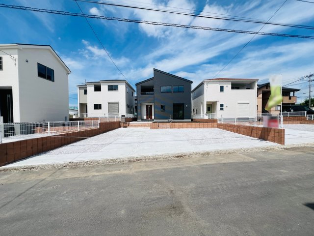前橋市富士見町小沢の前面道路含む現地写真|閑静な住宅地♪