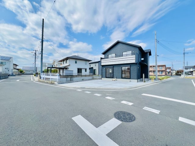 前橋市後家町の前面道路含む現地写真|閑静な住宅地で駐車も楽々♪