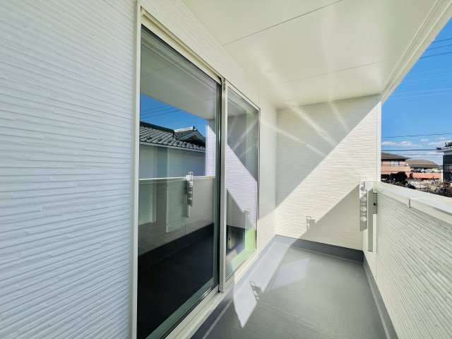 前橋市朝日町のバルコニー|ダブルバルコニーでプライベート空間も確保♪