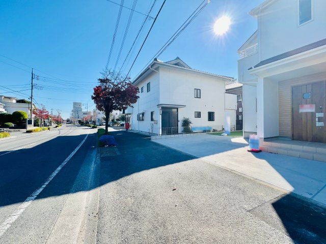 前橋市朝日町の前面道路含む現地写真|暮らしやすい住環境◎