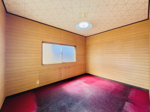 前橋市朝日町四丁目の洋室|コンパクトで使いやすい洋室です