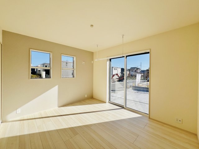 前橋市総社町植野の洋室|日当たりも良好なリビングに隣接する洋室◎