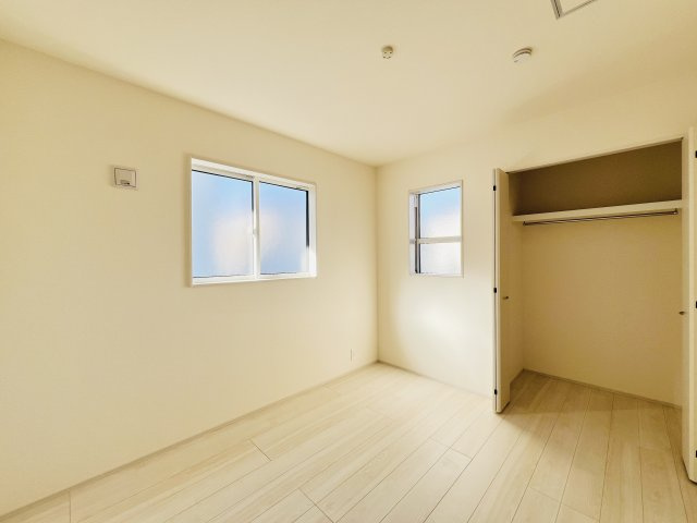 前橋市総社町植野の洋室|お子様の一人部屋デビューにも最適♪