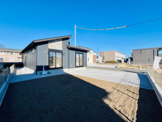 前橋市総社町植野の庭|敷地広々75坪♪