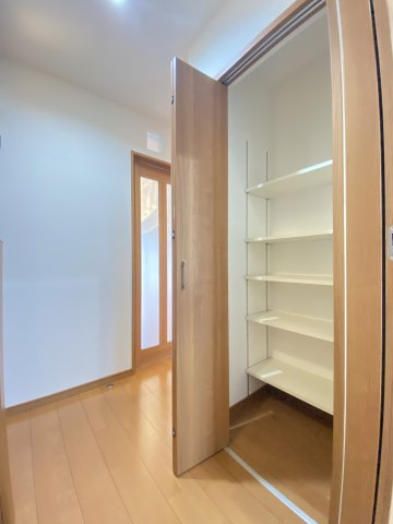 【収納】 | 南区土河原町 | ☆1階ホールの収納・便利に使えます！☆