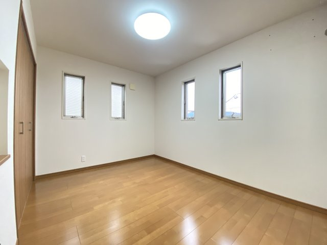 【洋室】 | 南区土河原町 | ☆2面採光で明るいです☆