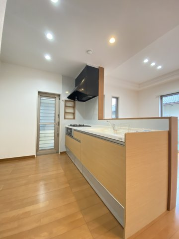 【キッチン】 | 南区土河原町 | ☆勝手口付きでゴミ出しなど便利です！☆