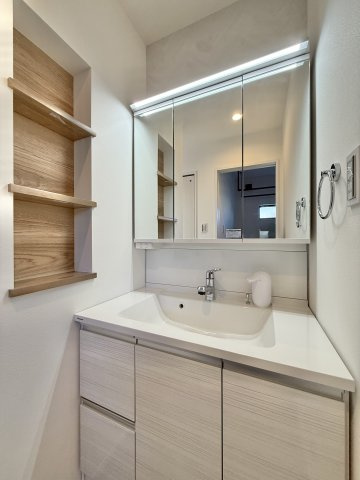 中央区楊子町の独立洗面台|売主様がきれいにお使いになっており、洗面台もとても状態が良いです！