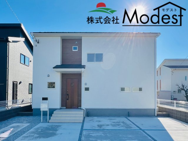 前橋市鶴光路町の外観|年中無休で平日の仕事終わり夜２０時まで受付可能です。
事前のご予約がオススメです。お気軽にお問い合わせください。
