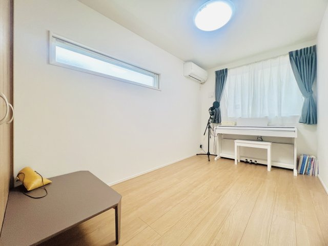 太田市下小林町の洋室|リビング横の洋室は、ゲストルームや趣味部屋としても♪
