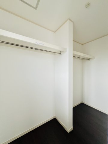 太田市由良町の収納|たっぷり収納できるウォークインクローゼット♪