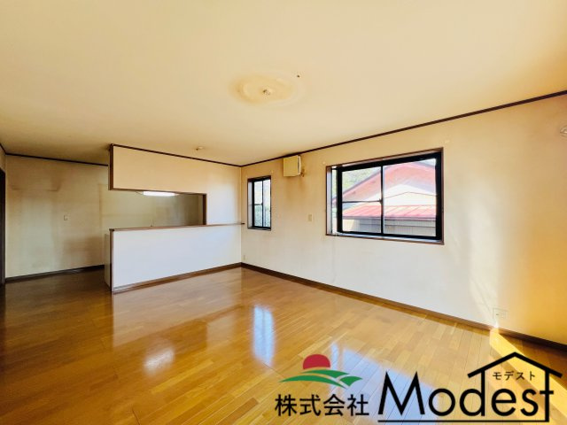 太田市緑町の居間・リビング|家具の配置も考えやすく、ご家族も自然と集まる空間に♪