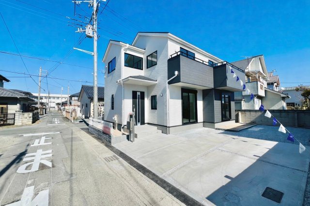 太田市藤久良町の前面道路含む現地写真|閑静な住宅地