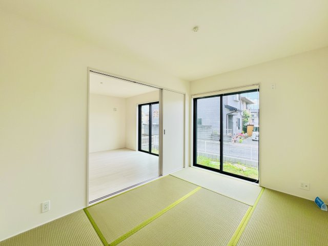 太田鶴生田町の和室|リビングに隣接する和室はお子様のお昼寝スペースとしても♪