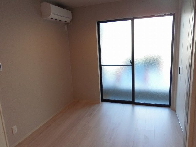 ブロンテ大久保の洋室