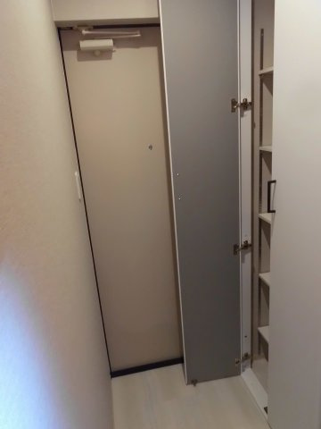 ブロンテ大久保の玄関