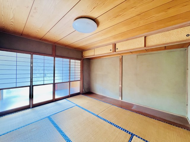 渋川市金井の和室|障子越しのやわらかな光が心を穏やかに♪