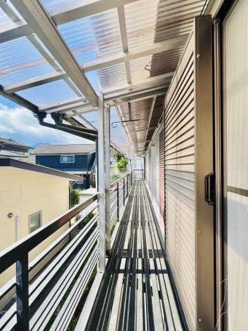 渋川市金井のバルコニー|横長の広々バルコニー♪