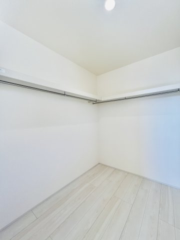 前橋堀越の収納|高さのある物もたっぷり収納可能なウォークインクローゼット♪