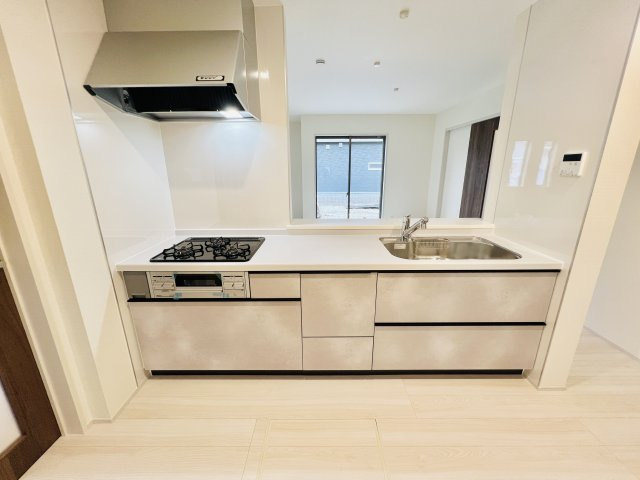 吉岡町漆原のキッチン|対面式キッチンでご家族との会話も弾みます♪