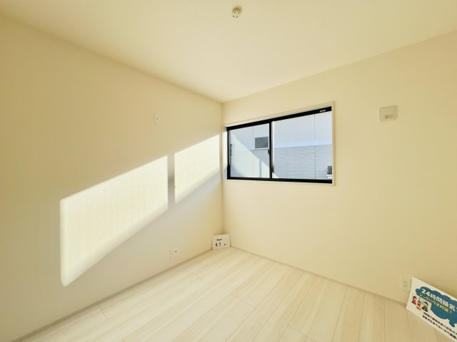 高崎上小鳥町の洋室|日当たりも良好な洋室♪