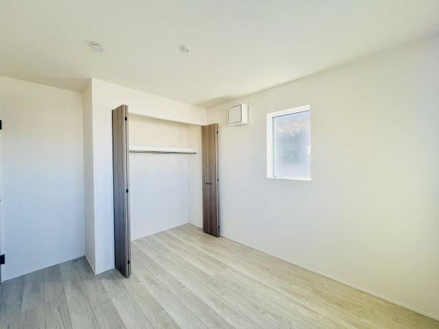 高崎並榎町の洋室|プライバシー確保もできる間取りも魅力的♪