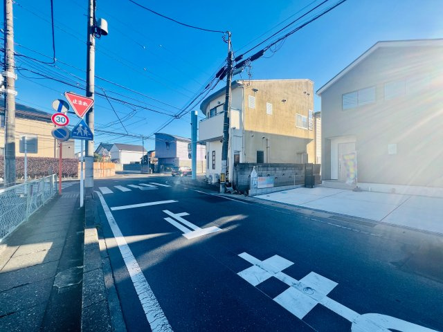 高崎並榎町の前面道路含む現地写真|駐車スペース２台以上可◎