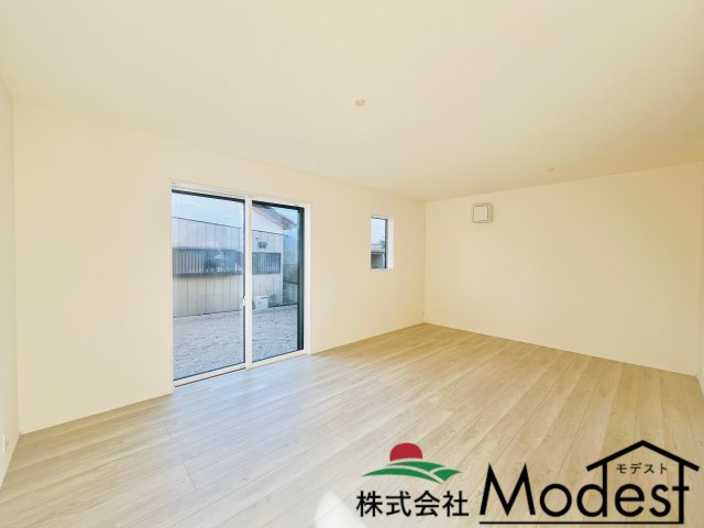 高崎並榎町の居間・リビング|明るく開放的な17.5帖リビング♪