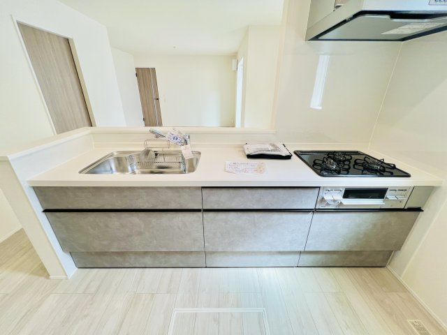高崎倉賀野町のキッチン|収納も充実のキッチンは、快適にお料理もできます♪
