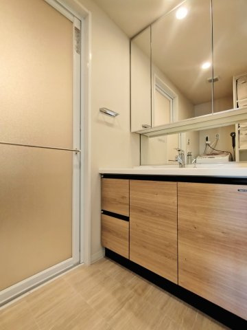 イニシアブラン住之江公園の独立洗面台