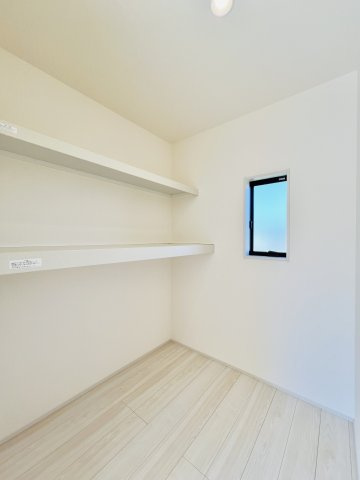 高崎吉井町本郷の収納|季節物の入れ替えが楽々のウォークインクローゼット♪