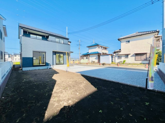 高崎吉井町本郷の庭|駐車スペースを確保しながらも、お庭で家庭菜園も実現♪
