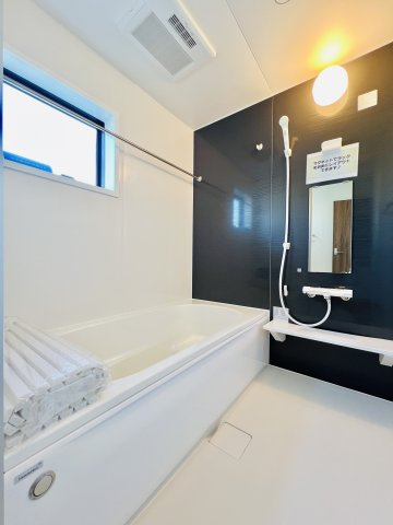 高崎吉井町本郷の浴室|高級感溢れるユニットバスで１日の疲れも癒されます♪