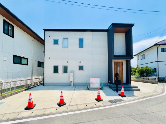 高崎市上佐野町の外観|シンプルモダンテイストの飽きのこない外観